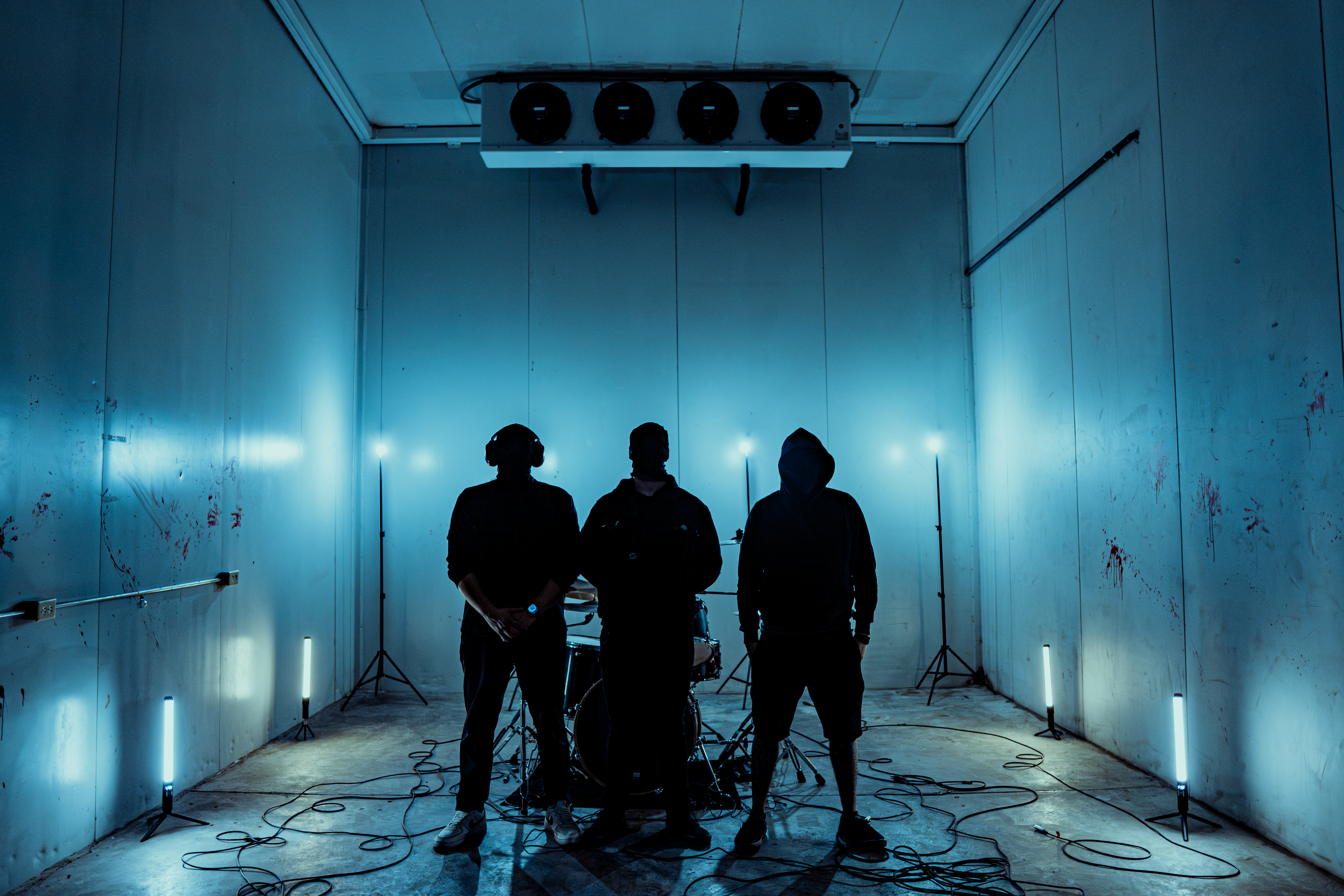 P4R4S1T0 PRESENTA SU NUEVO MATERIAL R3BORN